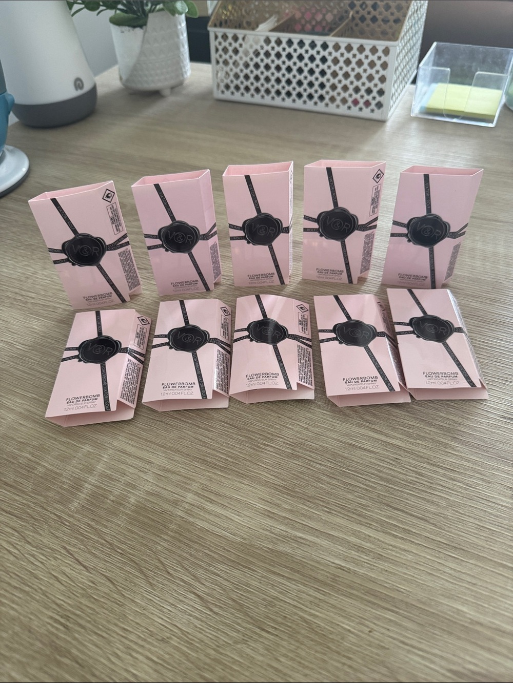 Set of 10 Viktor & Rolf Flower samples